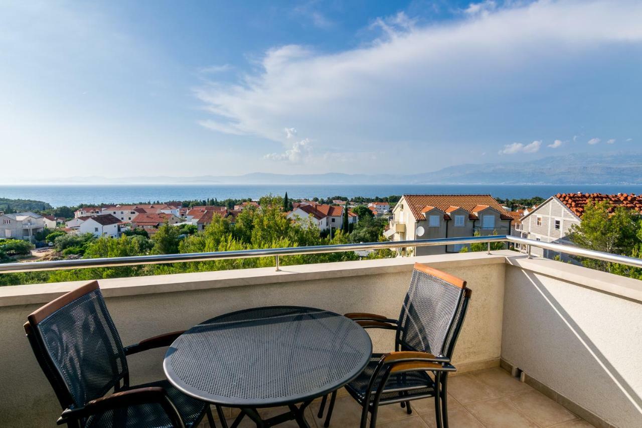 Apartmani Adriatica Supetar Exterior foto