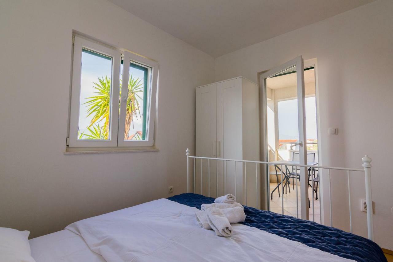 Apartmani Adriatica Supetar Exterior foto