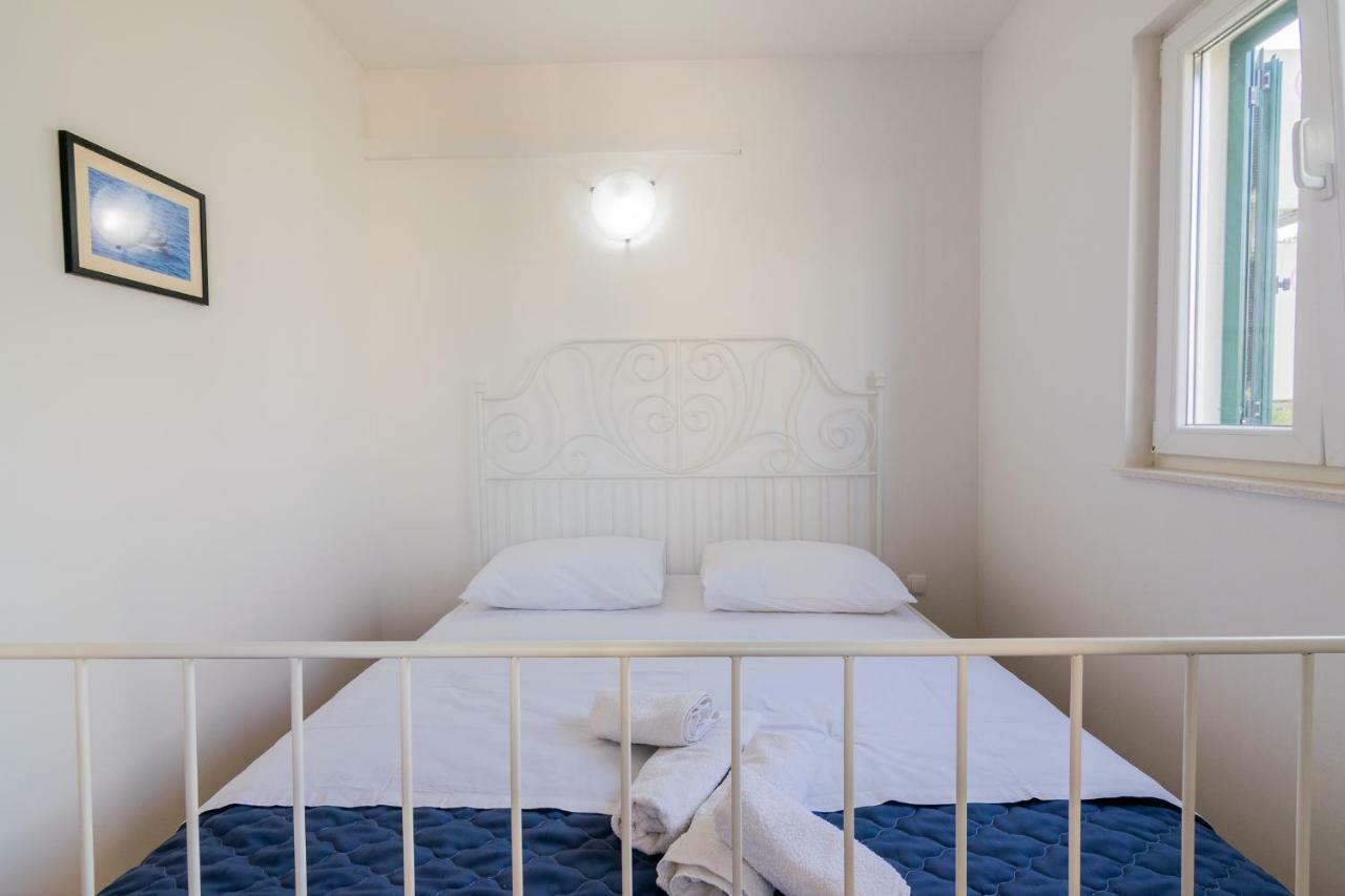 Apartmani Adriatica Supetar Exterior foto