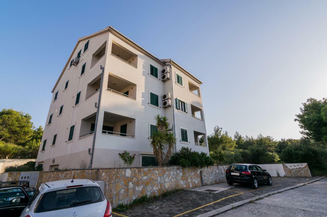 Apartmani Adriatica Supetar Exterior foto