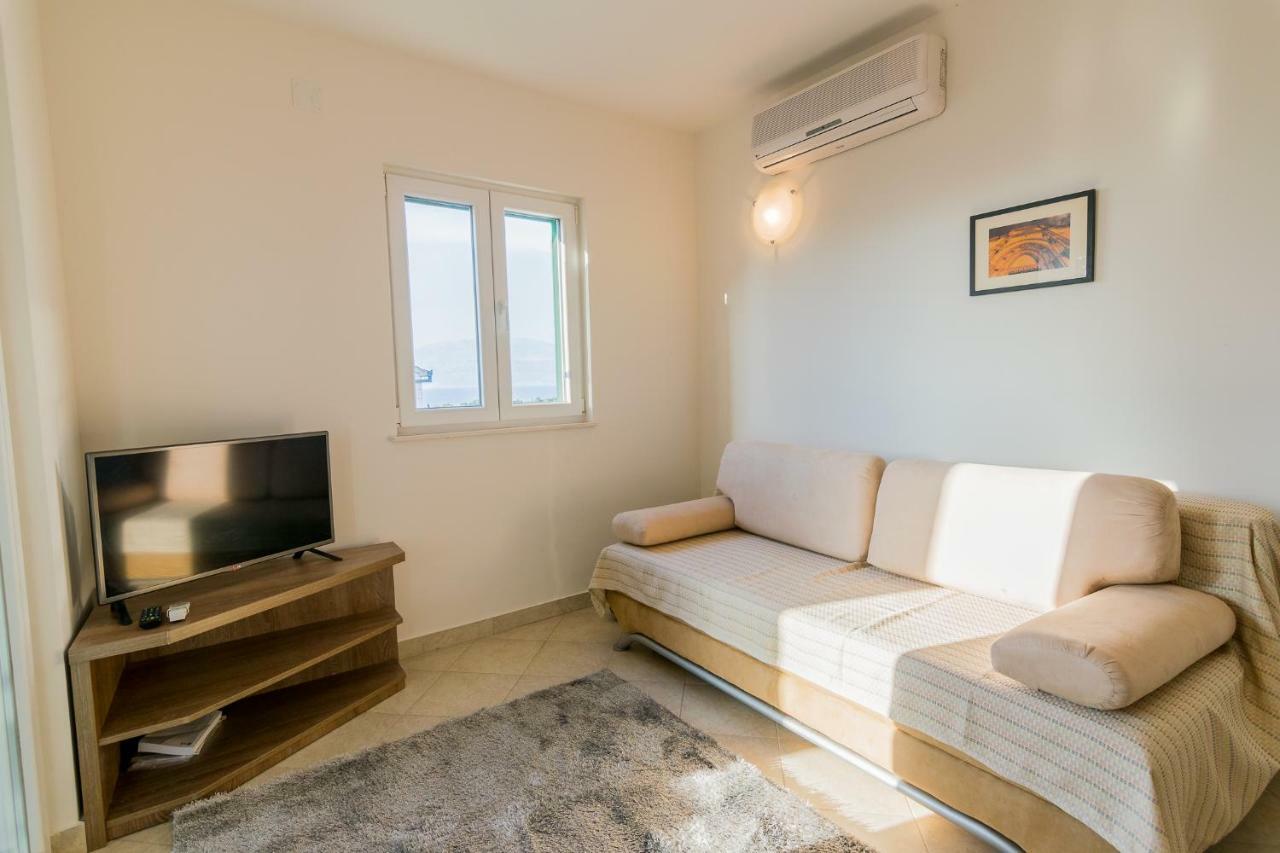 Apartmani Adriatica Supetar Exterior foto