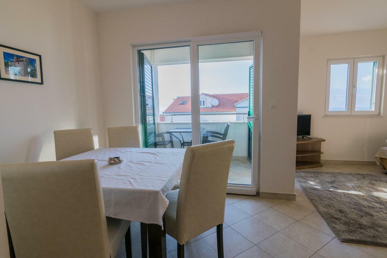 Apartmani Adriatica Supetar Exterior foto